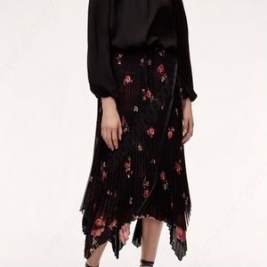 Aritzia Wilfred Dubois Pleated Floral Midi Skirt